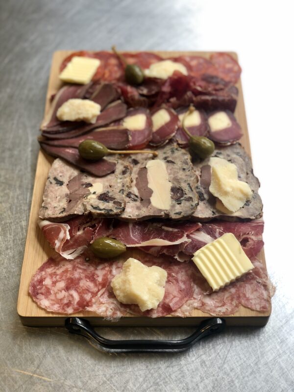 La planche de charcuterie